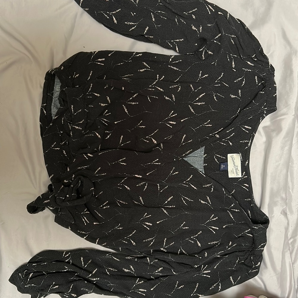Universal Thread Black & White Wrap Long Sleeve Blouse